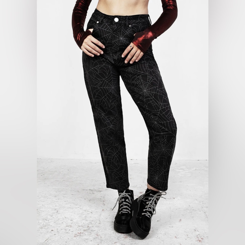 disturbia venom mom jeans